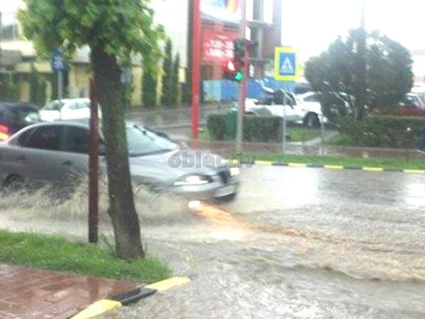 strada inundata-min